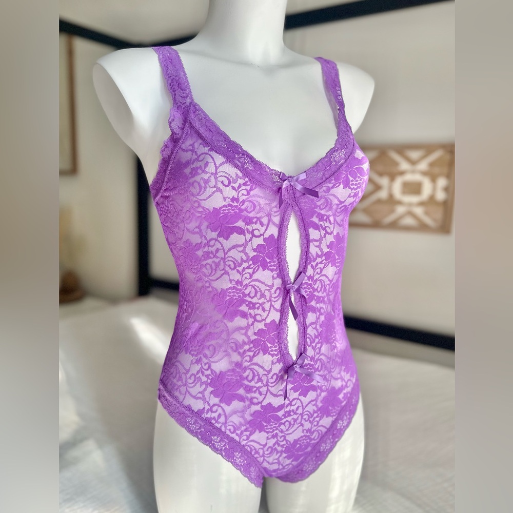 Y2k Frederick’s of Hollywood size medium purple lace lingerie bodysuit